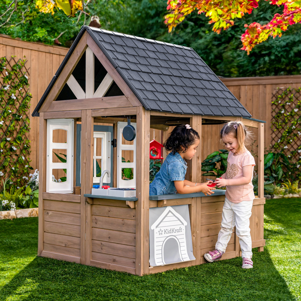 Valley View Lodge Wooden Playhouse